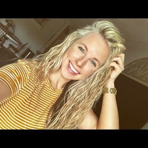 Meet your Posher, Stephanie